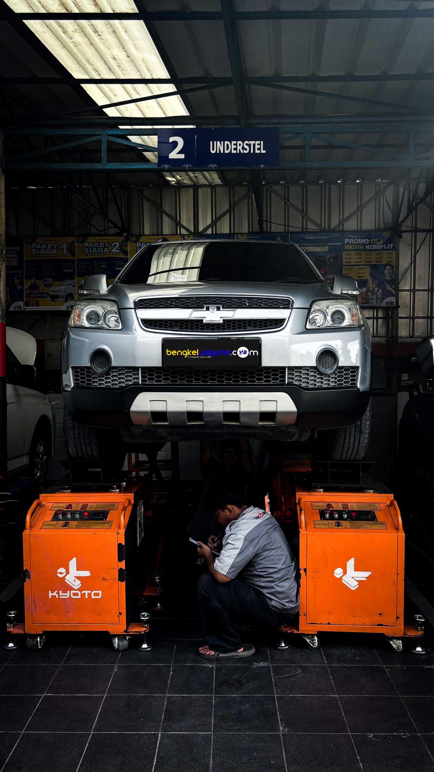 Tim Mekanik Bengkel Wiguna